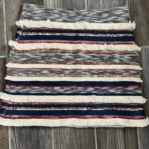 Super cute, detailed skirt size 4